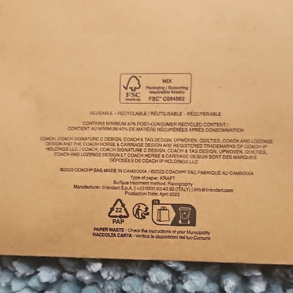 "Reusable paper bag ideal for gifts." - Picture 4 of 7